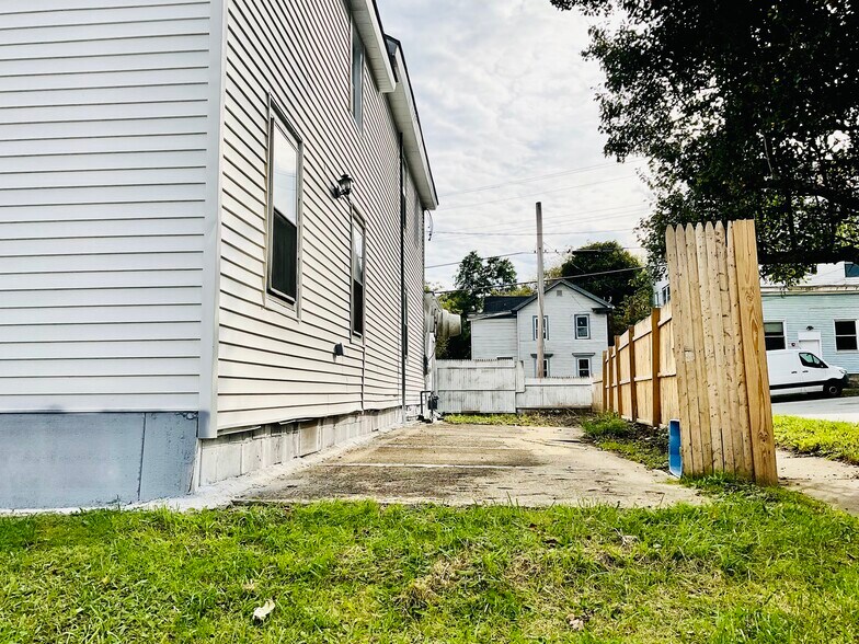 More Photos Of 334 Columbus Ave, Pittsfield Warehouse For Sale