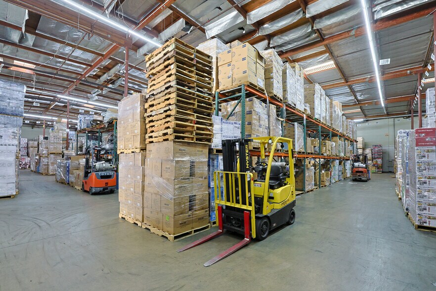 More Photos Of 3030 Vernon Ave, Vernon Manufacturing For Lease