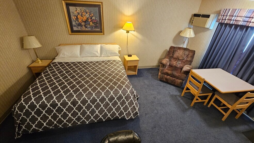 More Photos Of 238 Sims Ave, Weyburn Hotel For Sale