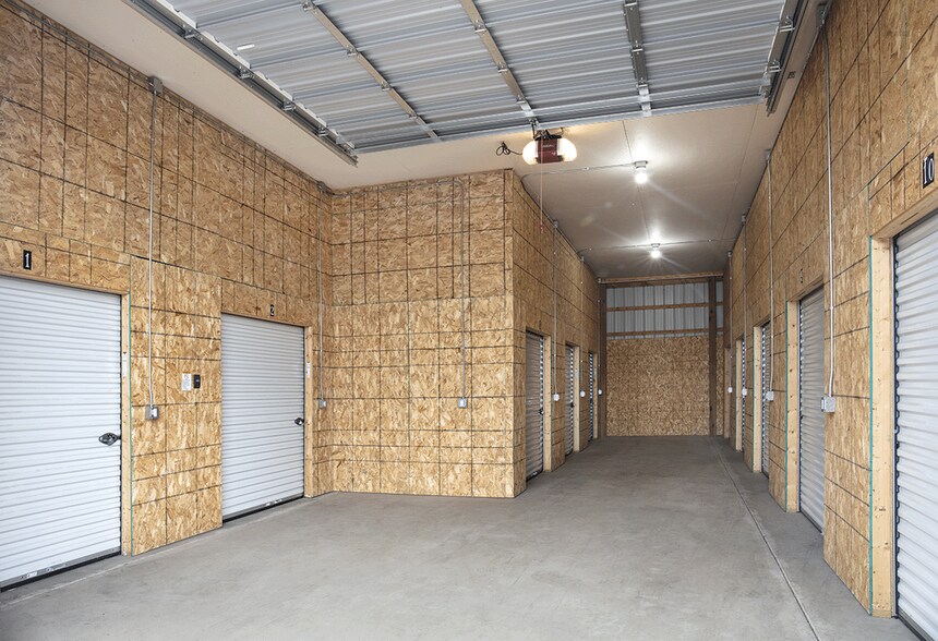 More Photos Of 300 Nichols St, Saint Peter Self Storage For Lease