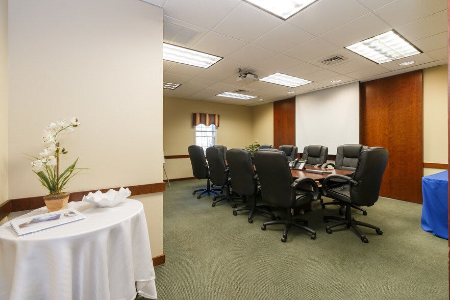 More Photos Of 683 Main St, Osterville Office For Sale