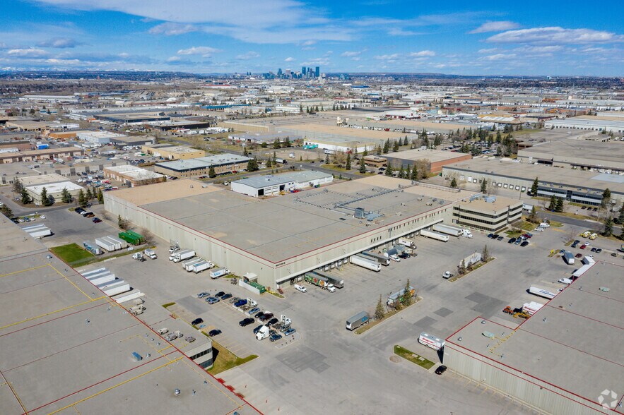 More Photos Of 4639 72nd Ave SE, Calgary Distribution For Lease
