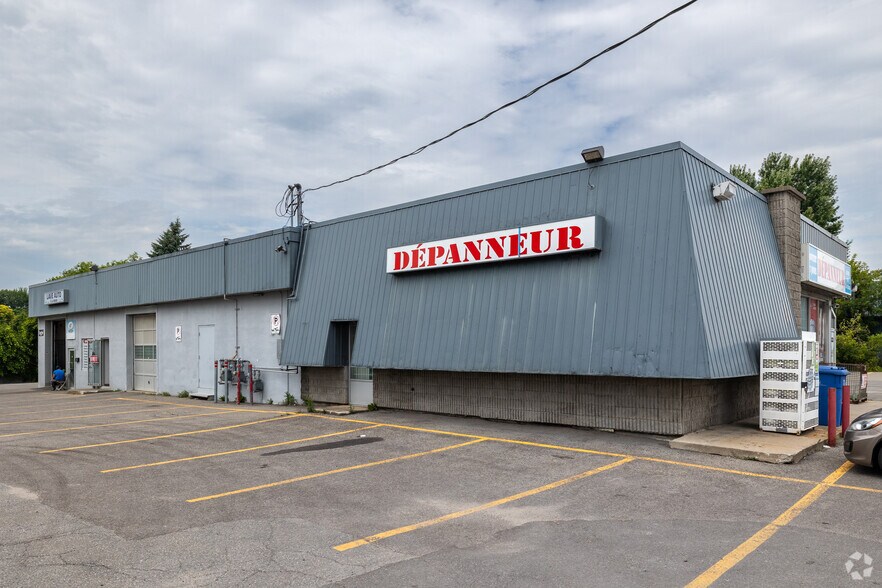 More Photos Of 2132 Boul Du Curé-Labelle, Saint-jerome General Retail For Sale