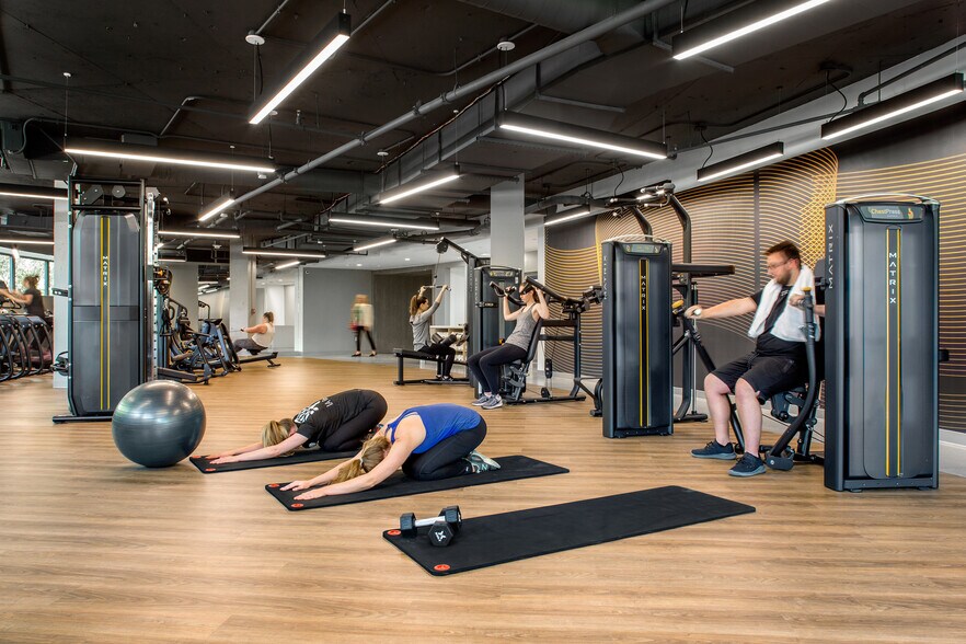 More Photos Of 600 New Hampshire Ave NW, Washington Office For Sale