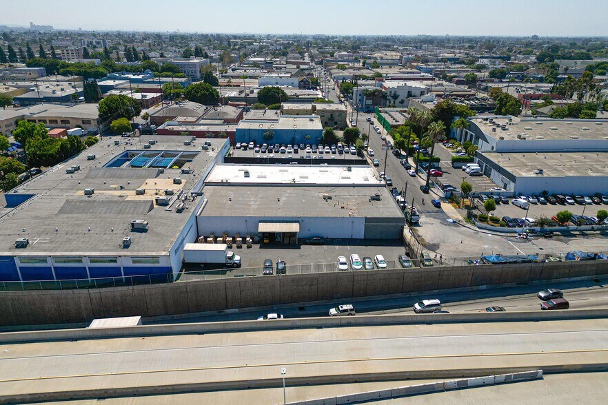 More Photos Of 341 W 31st St, Los Angeles Warehouse For Lease