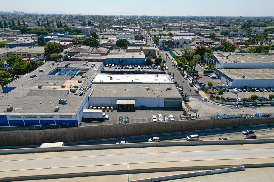 More Photos Of 341 W 31st St, Los Angeles Warehouse For Lease
