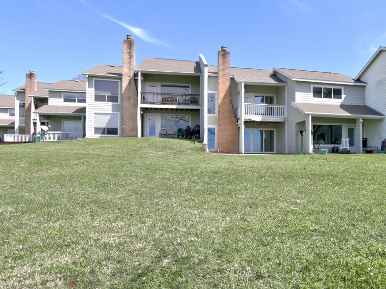 More Photos Of 100 Edgewater Dr, Livingston Apartments For Sale