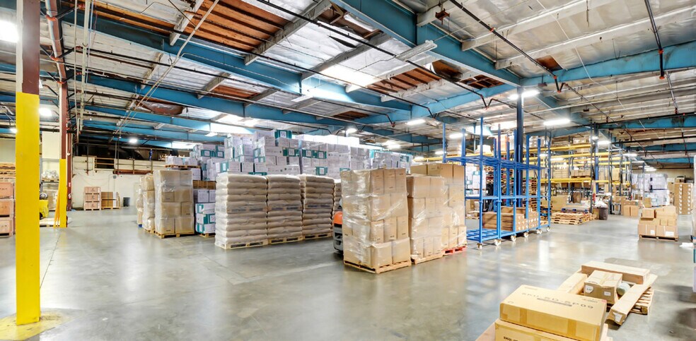 More Photos Of 222 N Vincent Ave, West Covina Warehouse For Lease