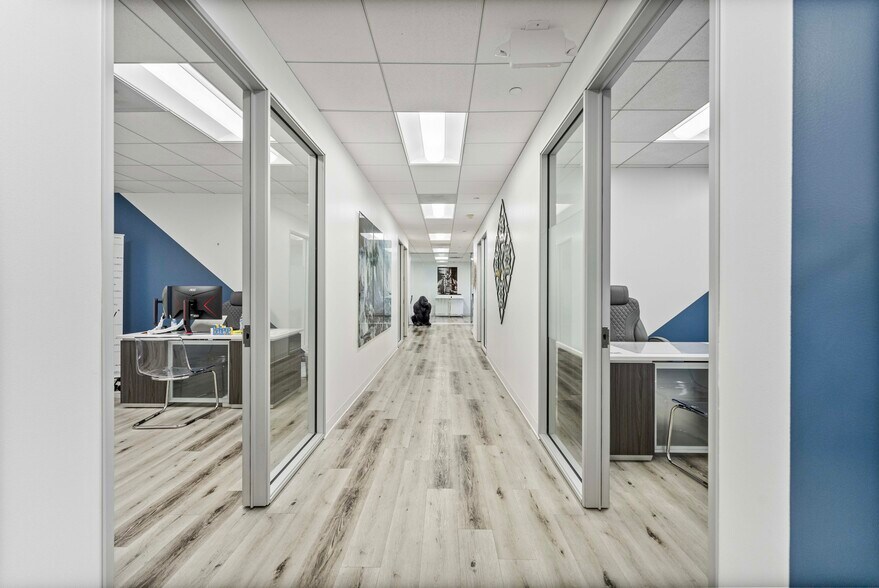 More Photos Of 21900 Burbank, Woodland Hills Office For Lease