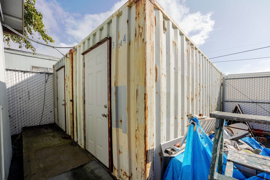 More Photos Of 207 Harvard Ave, Half Moon Bay Warehouse For Sale