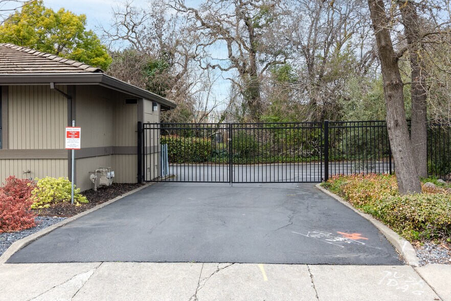 More Photos Of 1100 Farmers Ln, Santa Rosa Medical For Sale