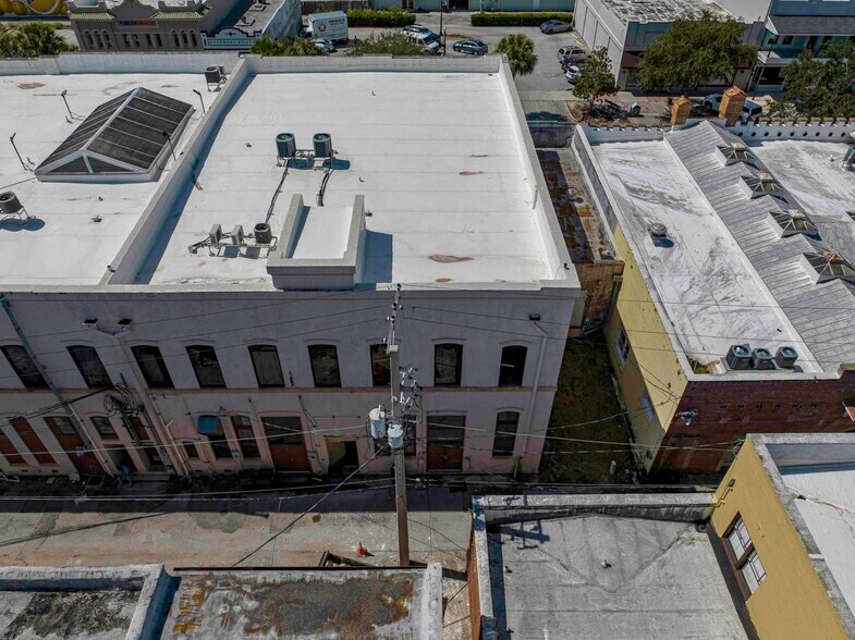 More Photos Of 247 E Stuart Ave, Lake Wales Storefront For Lease