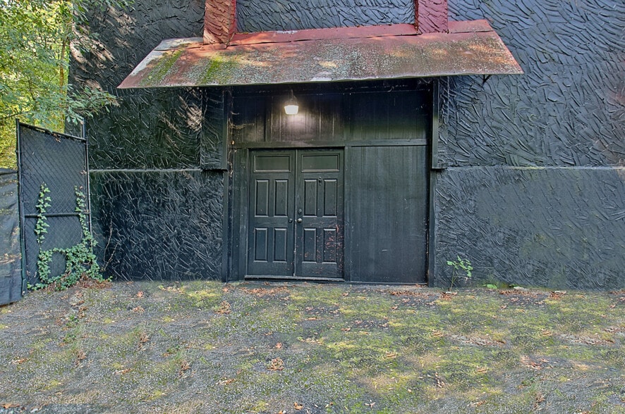 More Photos Of 7716 N Main St, Jonesboro Freestanding For Sale