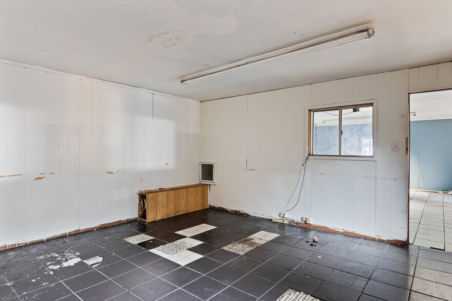 More Photos Of 1311 W Florence Ave, Los Angeles Auto Repair For Sale