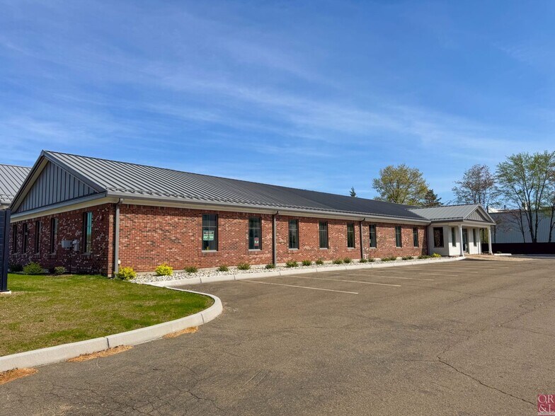 More Photos Of 13 Sycamore Way, Branford Manufacturing For Lease
