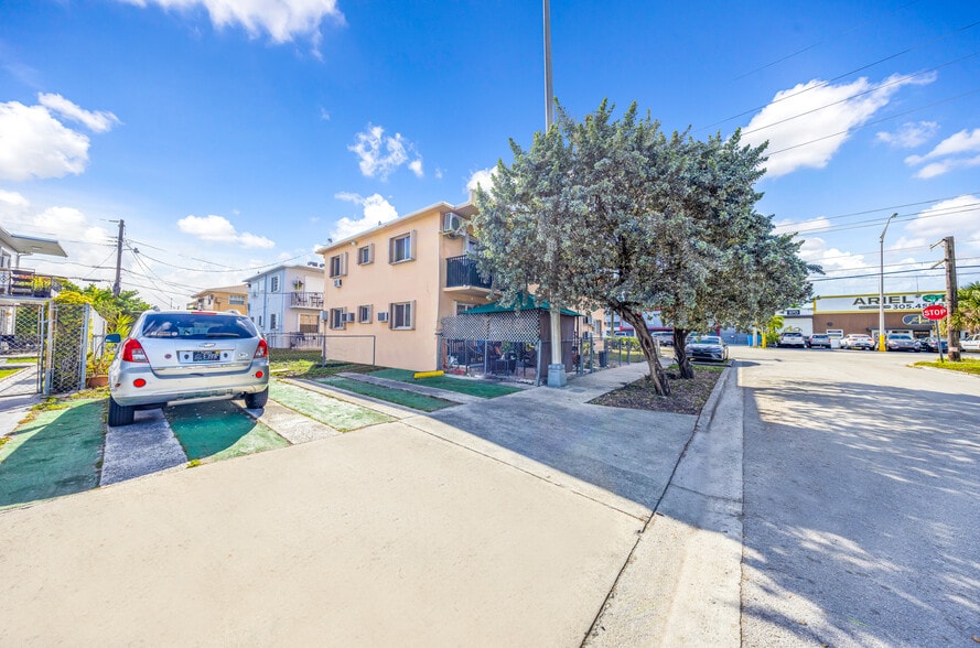Primary Photo Of 955 W 23rd St, Hialeah Apartments For Sale