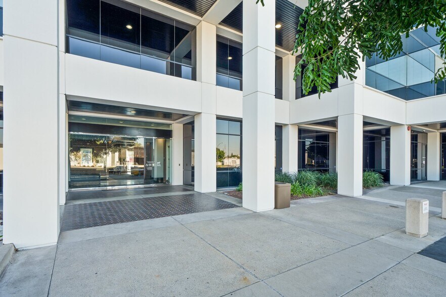 More Photos Of 2401 E Katella Ave, Anaheim Office For Lease