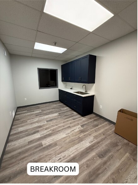 More Photos Of 2500 Freedland Rd, Hermitage Manufacturing For Sale