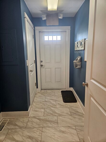 More Photos Of 236 Sand Hill Cove Rd, Narragansett Office For Sale