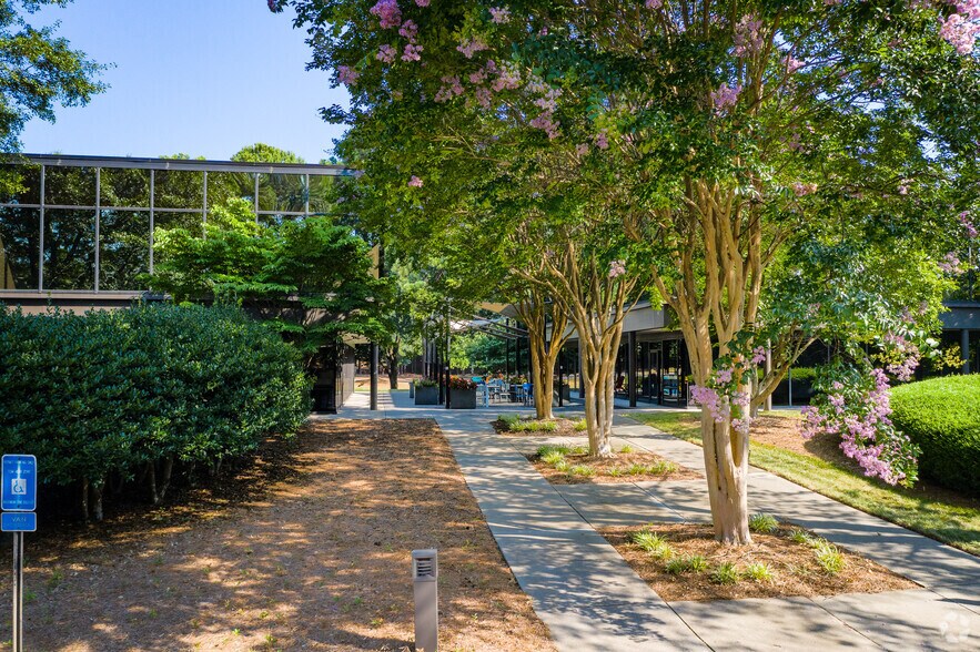 More Photos Of 6075 The Corners Pky, Peachtree Corners Office For Lease