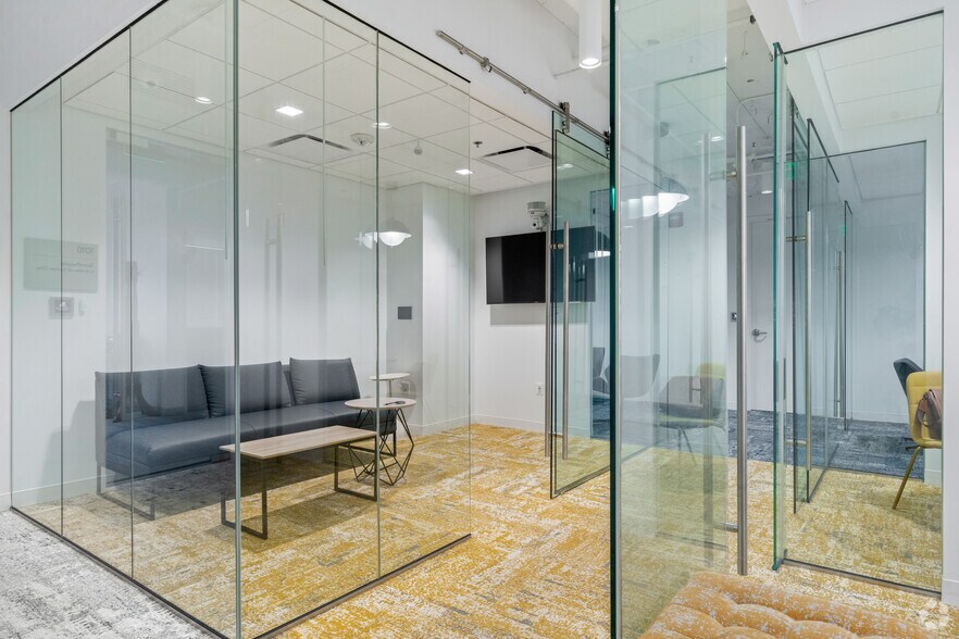 More Photos Of 6400 Arlington Blvd, Falls Church Office For Lease