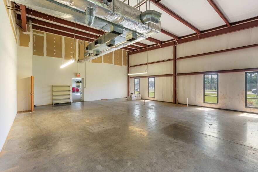 More Photos Of 13963 Timber Way, Timberville Office For Lease