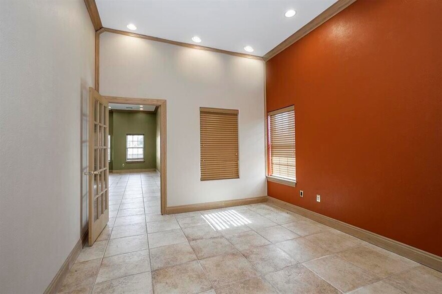 More Photos Of 1760 W Lakeview Rd, Stillwater Office For Sale