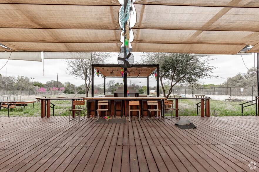 More Photos Of 18745 Redland Rd, San Antonio Restaurant For Sale