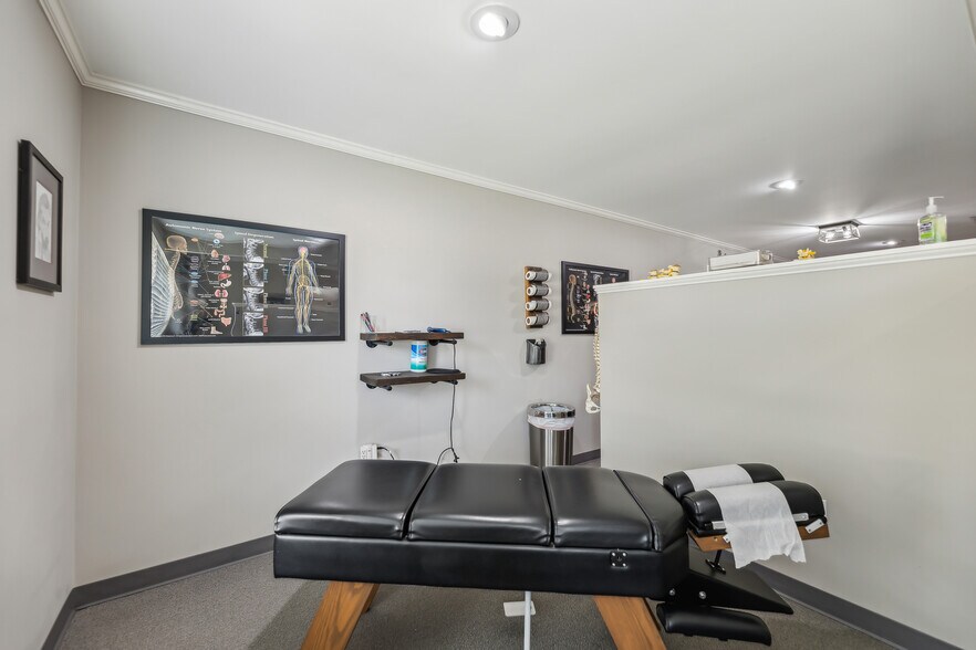 More Photos Of 930 W Main St, Jenks Medical For Sale