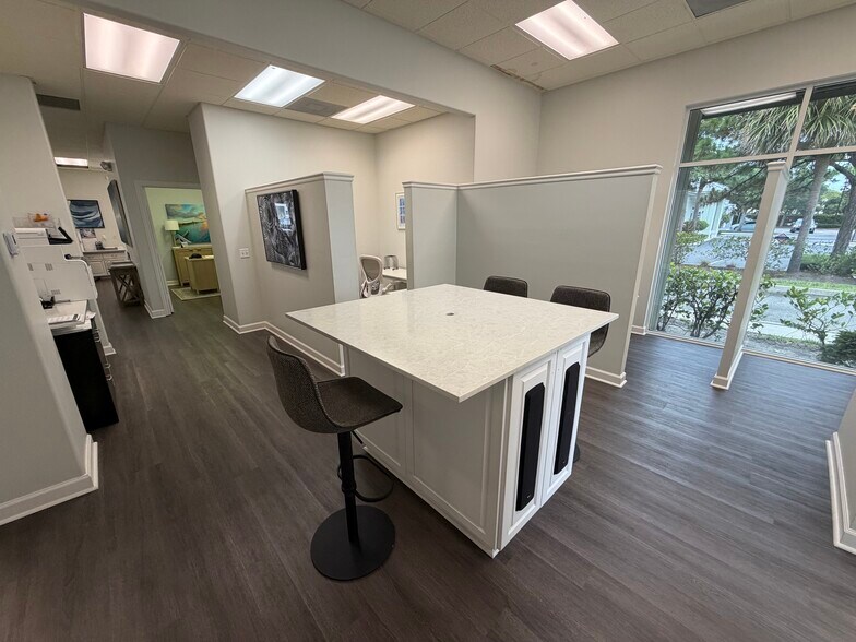 More Photos Of 654 W Indiantown Rd, Jupiter Medical For Sale