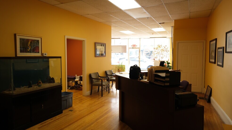 More Photos Of 442-450 Main St, Warren Storefront Retail Office For Lease