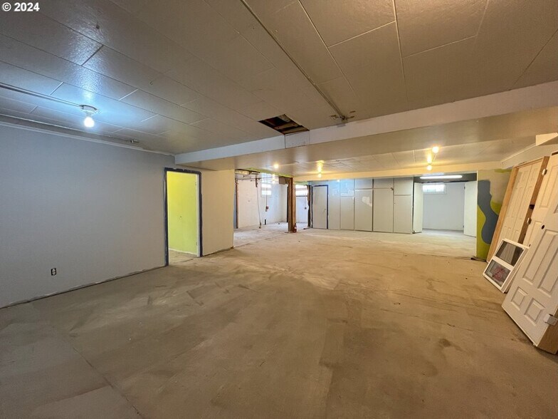 More Photos Of 1839 3rd St, Baker City Religious Facility For Sale