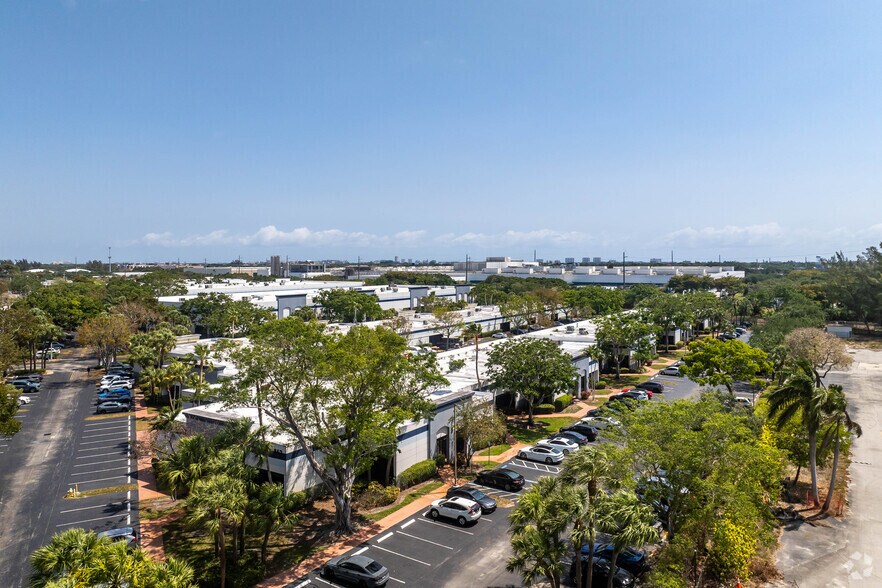 More Photos Of 602 S Military Trl, Deerfield Beach Unknown For Lease