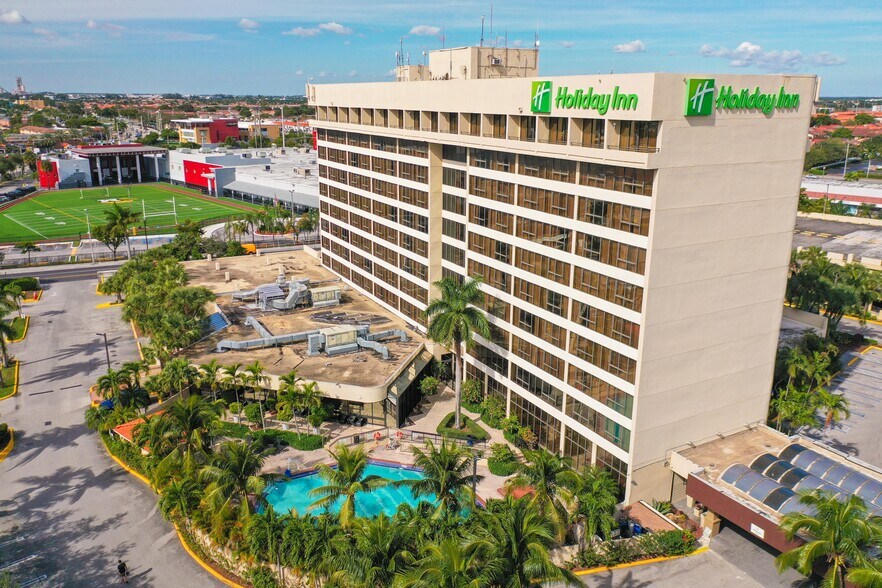 Primary Photo Of 7707 NW 103rd St, Hialeah Hotel For Sale