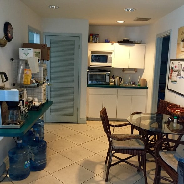 More Photos Of 1001 State Route 590, Oldsmar Warehouse For Lease