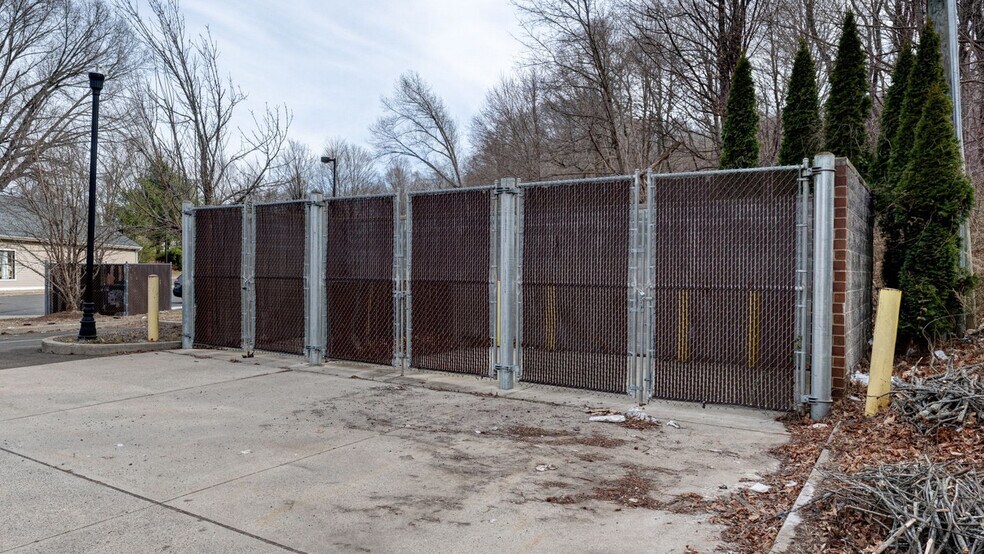 More Photos Of 85 Middletown Ave, North Haven Drugstore For Sale