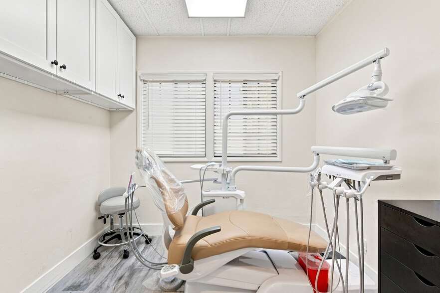 More Photos Of 411 E Palm Ave, Burbank Medical For Lease