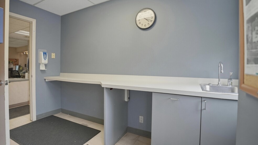 More Photos Of 123 Stewart Ave, Hicksville Medical For Sale