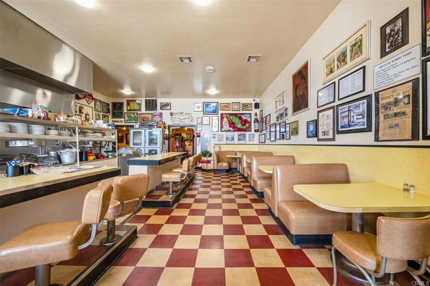 More Photos Of 823-829 Guadalupe St, Guadalupe Storefront Retail Residential For Sale