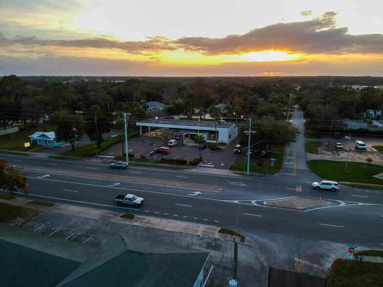 More Photos Of 512 N Ridgewood Ave, Edgewater Bank For Lease