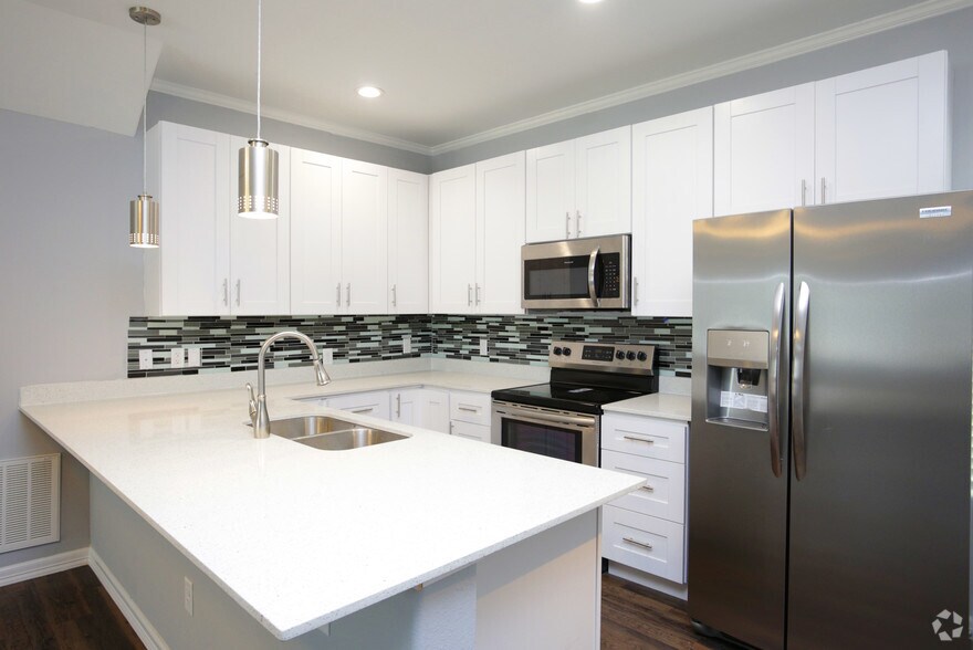 More Photos Of 2604 Avenue K, Bay City Apartments For Sale