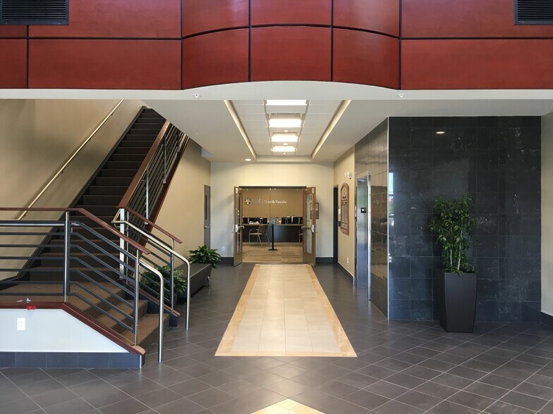 More Photos Of 600 Red Creek Dr, Henrietta Medical For Lease