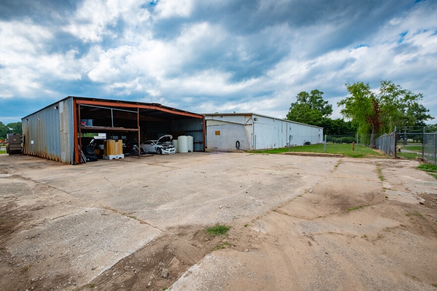More Photos Of 714 Calhoun St, Little Rock Industrial For Sale