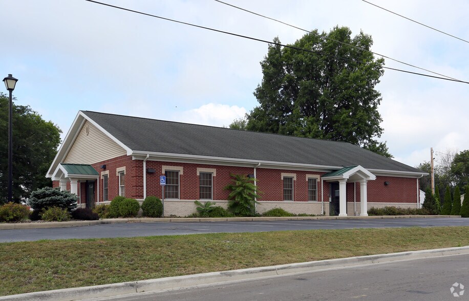 Primary Photo Of 366 N Portland Way, Galion Medical For Sale