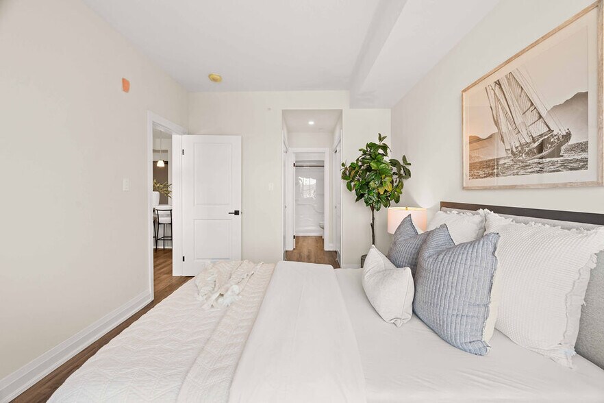 More Photos Of 600 Sunningdale Rd E, London Apartments For Lease