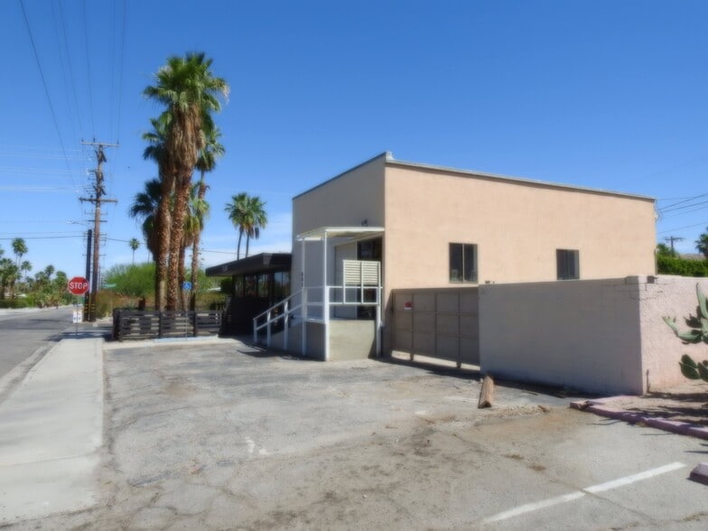 More Photos Of 693 E Sunny Dunes Rd, Palm Springs Freestanding For Sale