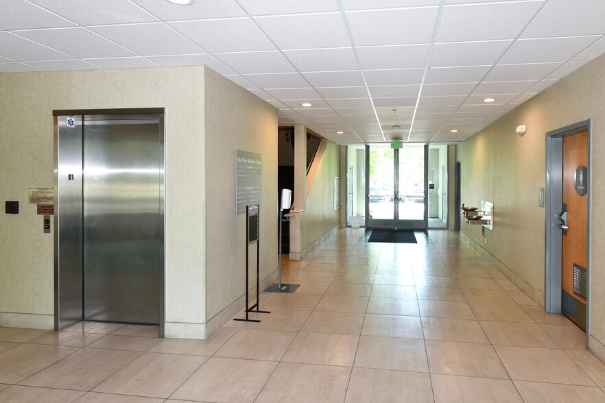 More Photos Of 899 Adams St, Saint Helena Office For Sale