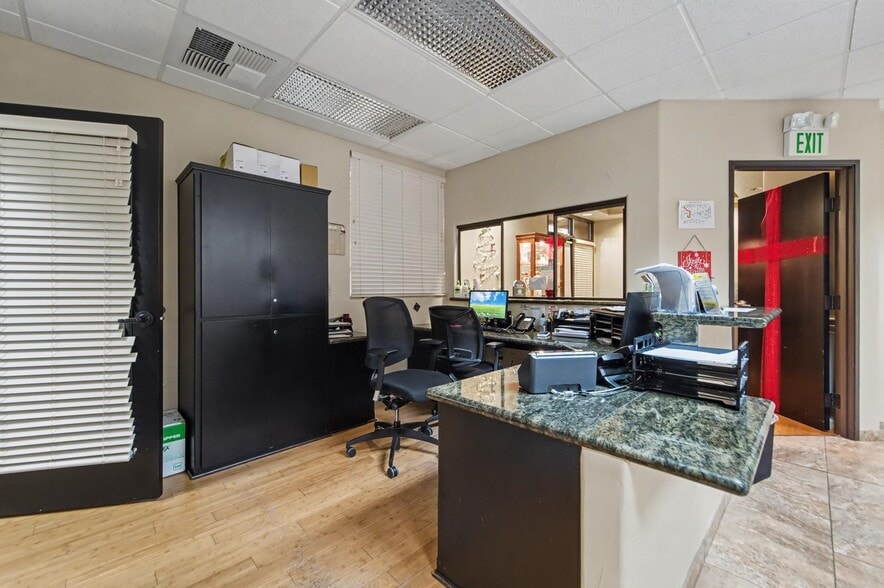 More Photos Of 1166 Live Oak Blvd, Yuba City Medical For Lease