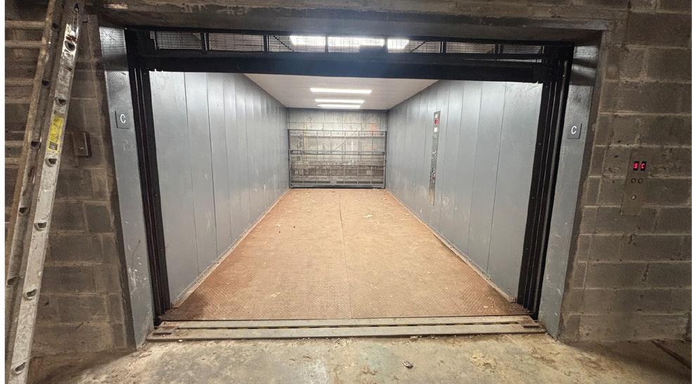 More Photos Of 555 Broadway, Brooklyn Apartments For Lease