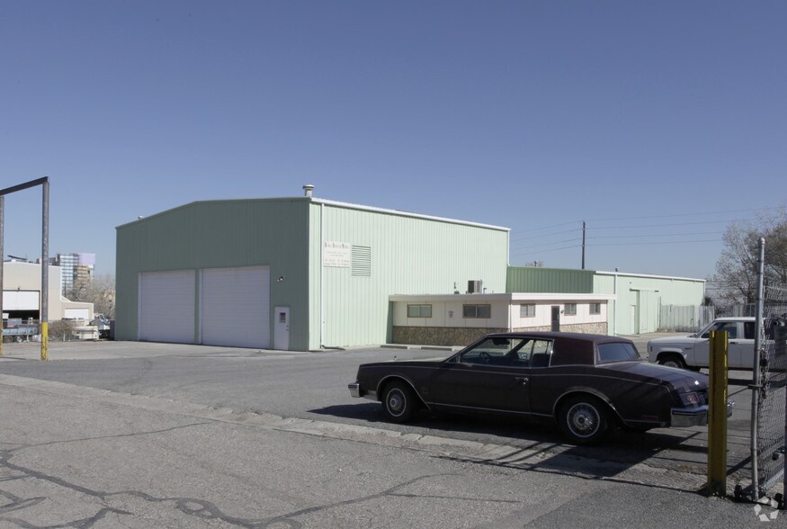 Primary Photo Of 190 S Taft St, Lakewood Manufacturing For Lease